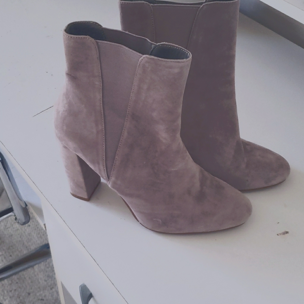 Steve Madden Grey boots